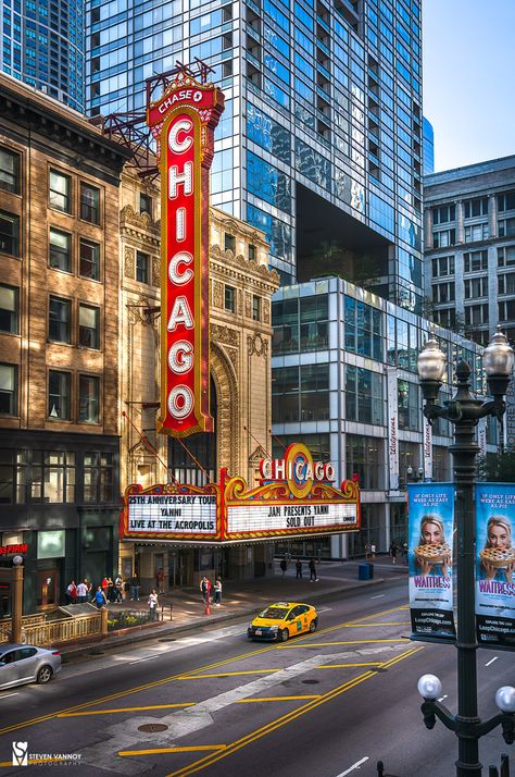 Chicago Art Gallery, Vision Board Chicago, Chicago Street Photography, Chicago Astethic, Downtown Chicago Aesthetic, Chicago South Side, Chicago Photoshoot, Theatre Marquee, Chicago Life