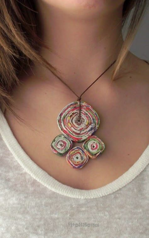 Recycled Magazine Crafts, Paper Beads Diy, Recycled Paper Crafts, Cardboard Jewelry, Paper Quilling Jewelry, Quilled Jewellery, Paper Bead Jewelry, Quilling Jewelry, Magazine Crafts