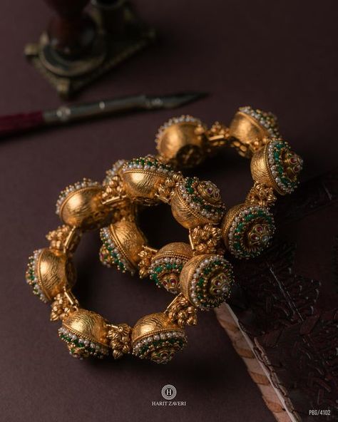 Antique Gold Bracelet, Delicate Gold Jewelry, Designers Jewelry Collection, Antique Necklaces Design, New Gold Jewellery Designs, Indian Bridal Jewelry Sets, Antique Jewellery Designs, Heritage Jewellery, Jewelry Set Design