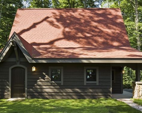 Exterior Red Roof complimentary paint colors Red Roof House Colors Colour Schemes, Roof Exterior Design, Cabin Exterior Color Schemes, Exterior Cabin Colors, Red Roof House Colors, Cabin Exterior Colors, Red Roof House, Metal Roof Houses, Best Exterior Paint