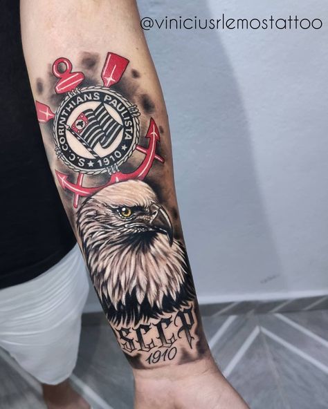 #viniciusrafaellemos #viniciusrlemostattoo #viniciusdesenhosetattoo #tattoo #tattoosombreada #realistictattoo #realisticink #tatuagemrealista #tattoos #electricink #easyglowpigments #pftattoomachines #electrapop #tattoonovale #corinthians #timao #corinthianstattoo #gavioesdafiel #sccp #sjc #sjctattoo #sjcampos #pfelectricink #transversenano #transversenanomachine Woodcut Tattoo, Graffiti Tattoo, Mommy Tattoos, Explore Tattoo, Book Tattoo, Aesthetic Japan, Time Tattoos, March 1, Black And Grey Tattoos