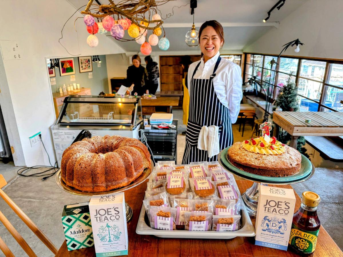 英国スタイルの紅茶と焼き菓子専門店「Oven Bird Bake＆Tea」店主の樋川絵梨子さん。