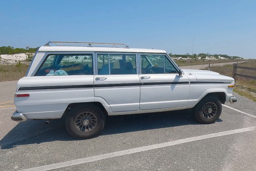 1989 Jeep Wagoneer photographed by Scott Gilbertson