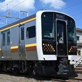 宇都宮線・日光線用のE131系お披露目　日光線ならではの装備つき