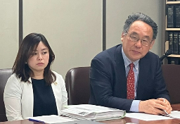 保坂展人区長“公費で1200万の家具購入”報道は「名誉毀損」と認定　新潮社に110万円の支払いが命じられる