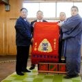 若ノ勝　憧れの貴景勝のような相撲を！若ノ勝が母校埼玉栄の化粧まわし贈呈に感激「かっこいいな」