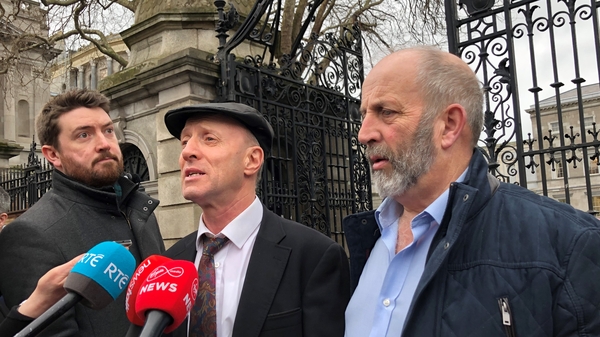 Beidh cruinniú ag Michael (ar chlé) agus Danny Healy-Rae le Fianna Fáil agus Fine Gael tráthnóna