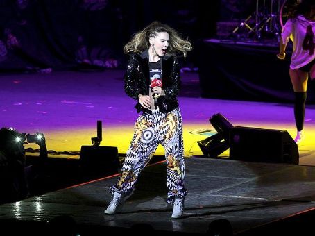 Belinda: concert look