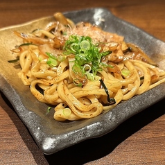 ピリ辛ホルモン焼きうどん