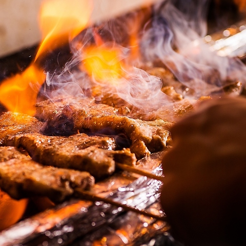 駅近好立地で焼き鳥とお酒を楽しむ♪逸品料理・ドリンクも充実◎17時～OPEN！貸切可