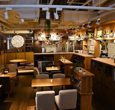 瓦 ダイニング kawara CAFE&DINING 天王寺ミオ店の雰囲気1