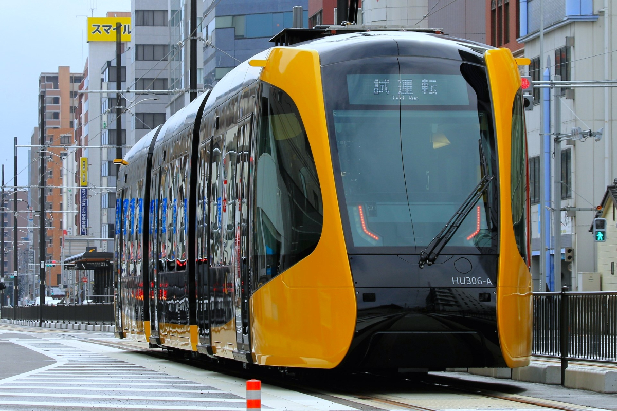 2023年8月に開業した宇都宮ライトレール（画像：写真AC）。