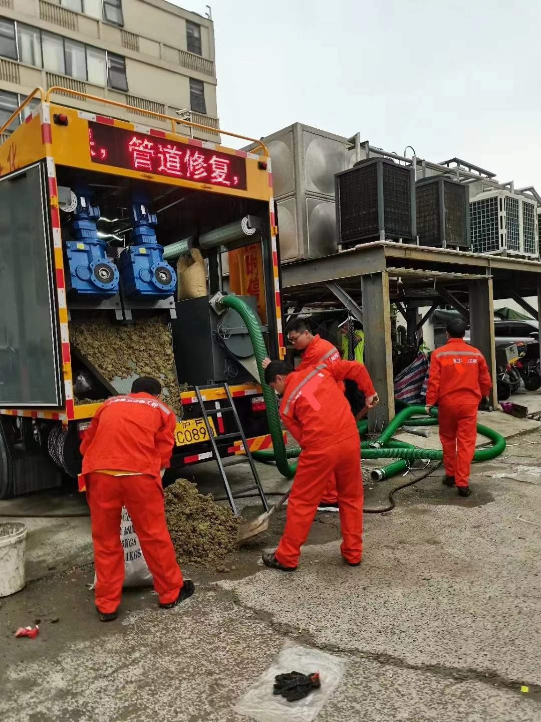 武汉市掏下水井疏通厕所下水道清洗污水管道抽粪吸污抽沉淀池