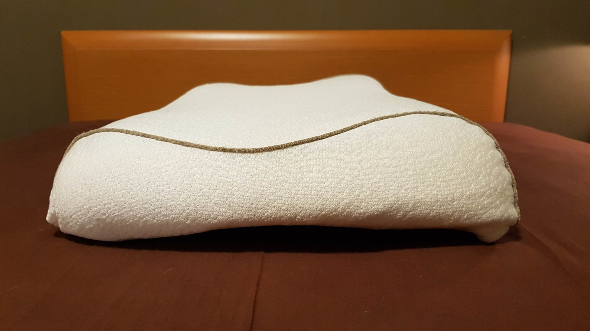 technogel-pillow-side-view