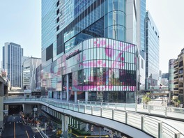 渋谷の街に新たな風景をもたらす未来型の商業施設