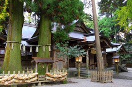 1900年前に創建された歴史ある神社