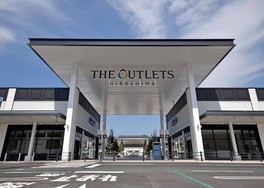 THE OUTLETS HIROSHIMAには人気ブランドやグルメなど約200店舗が集結