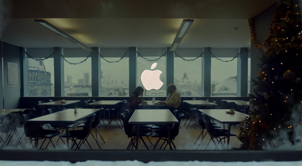 Apple holiday cm