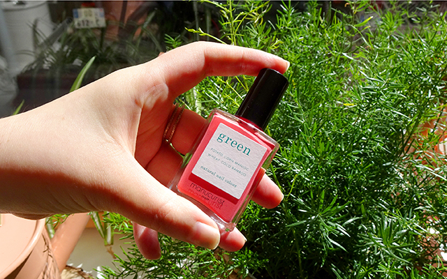 『Manicurist』のネイル「green」