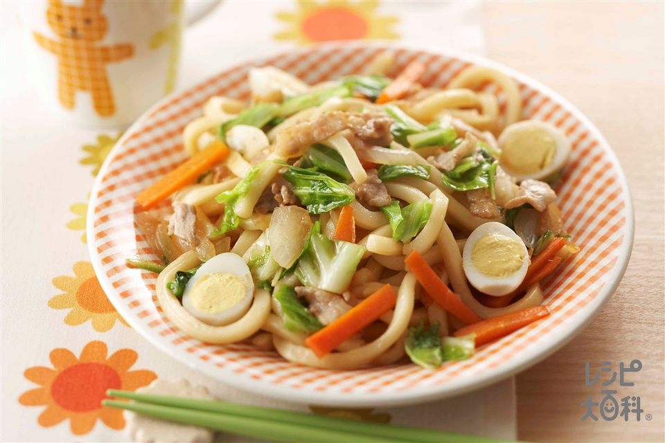 子ども向け彩り焼きうどん