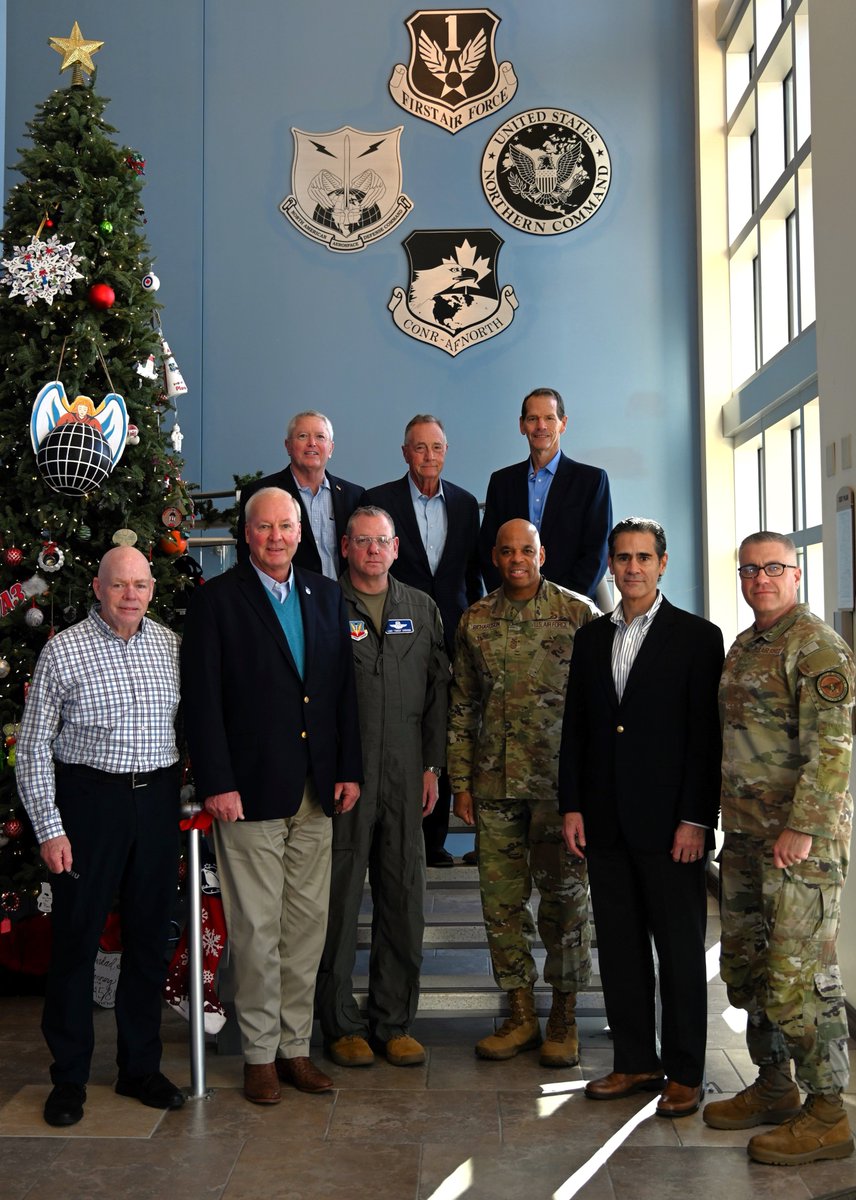 Past &amp; present 1AF leaders gathered 10-12 Dec to participate in the Former's Forum, an event that enabled an exchange of ideas, mentorship, and discussion of the organization's mission, vision &amp; priorities. The group included five former commanders &amp; two former command chiefs. https://t.co/nWMiT5EUKh