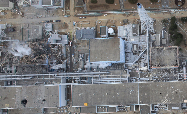 Hi-res aerial photo of Fukushima No.1 nuclear power plant -- 