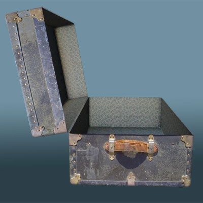 Vieux commode royalty-free 3d model - Preview no. 4