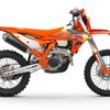 KTM、特別装備の2025年モデル『EXCチャンピオンエディション』シリーズ3機種を発表、153万4000円より