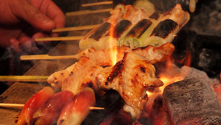 個室×地鶏串焼き 権鹿‐GONROKU‐ 立川店_炭で焼いているからひと味もふた味も違う！お家でごちそう時間♪