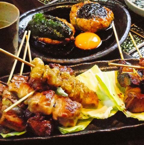 国産若鶏・千葉県産豚肉を使用した焼鳥は備長炭で焼き上げます。