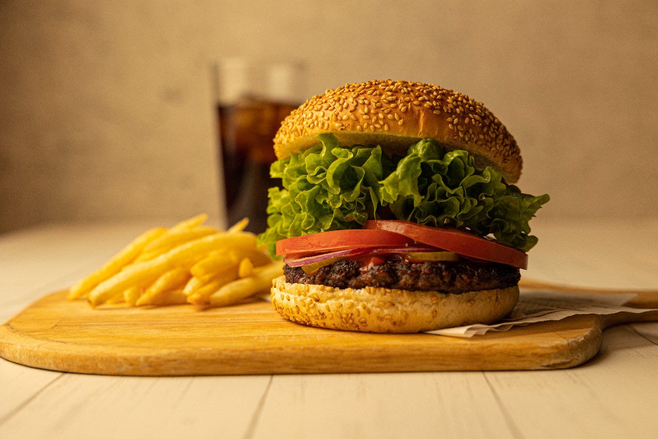 遊べる個室 ハンバーガー居酒屋 ボブバーガー_当店のベーシックなハンバーガーです。