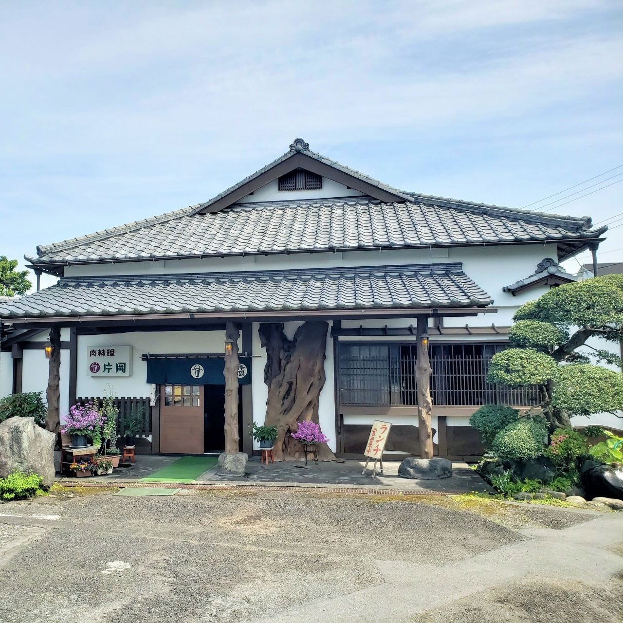 肉料理の片岡_豪壮な庄屋屋敷 