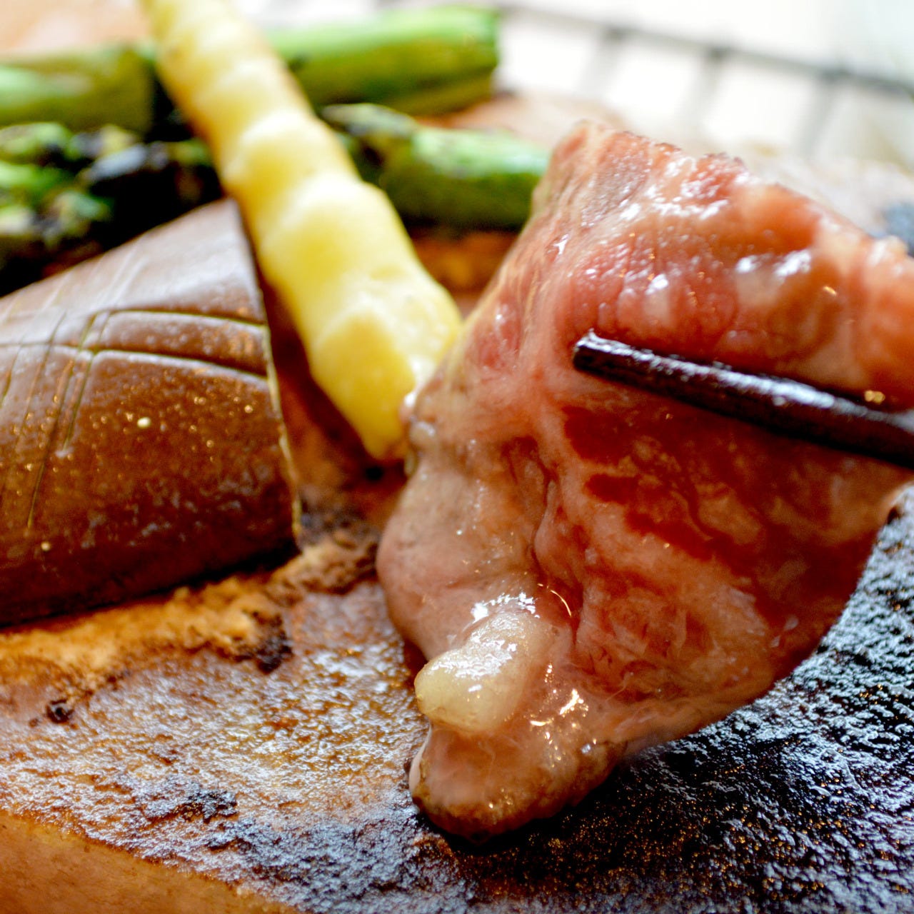 魚食家 きんき_県産黒毛和牛や県産馬肉もお楽しみいただけます。