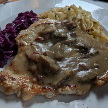 Jaegerschnitzel with noodles