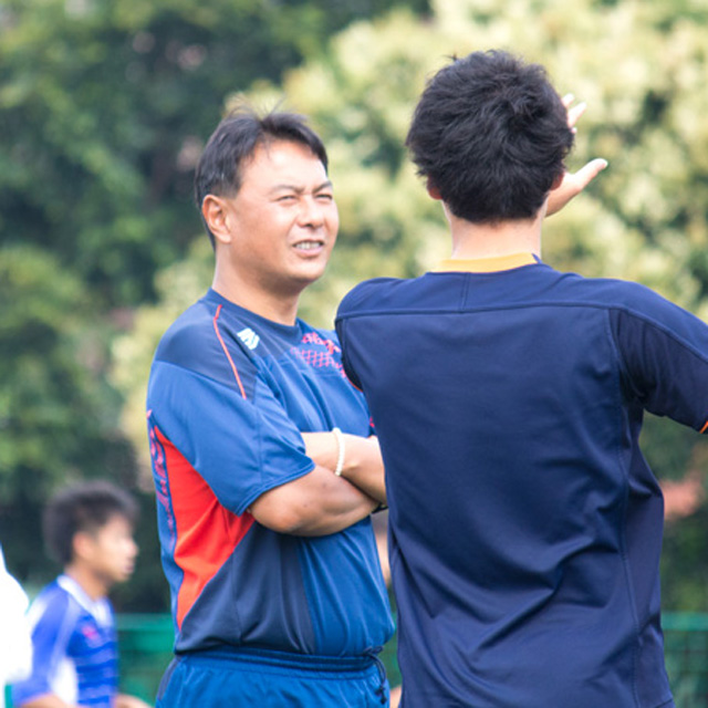 大学サッカー界を率いる明大・神川明彦監督「人間性を鍛え抜く」その手腕とは