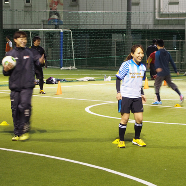 仕事帰りに“おひとりさま”でフットサル。初めての『個サル』に挑戦してみた。