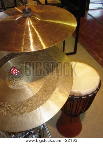 Cymbals N Drum