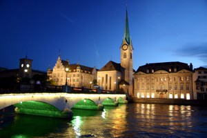 Zurich at Night (© Andyindia @ Wikimedia)