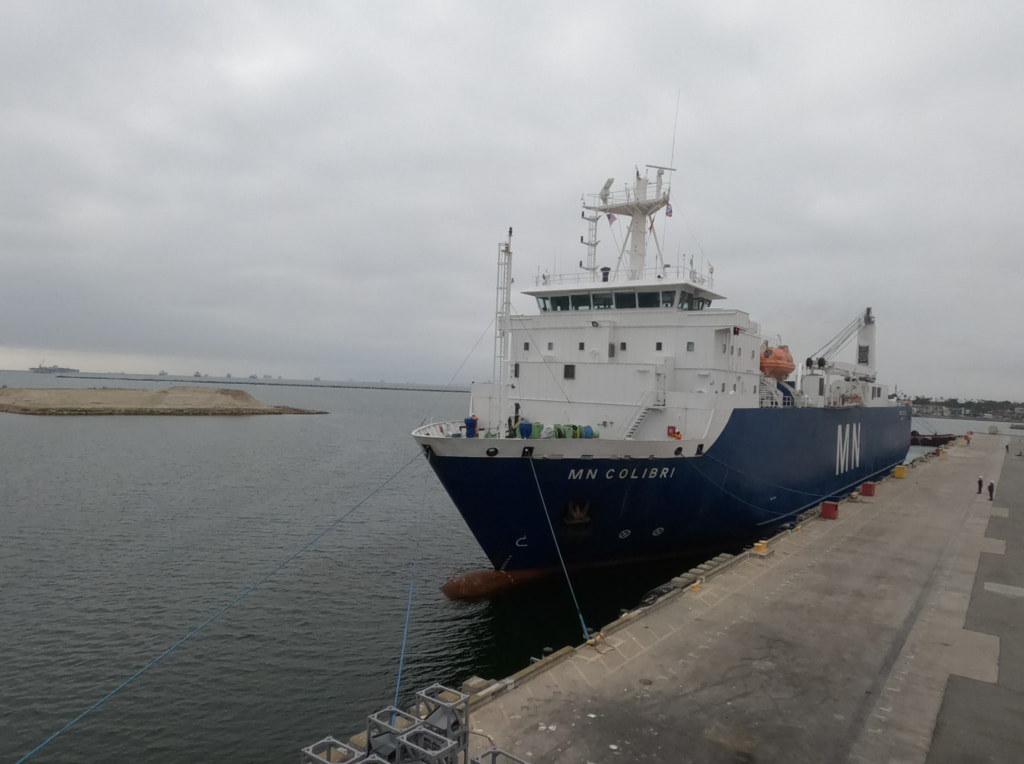 Time-lapse footage of the MN Colibri leaving the Navy port.  